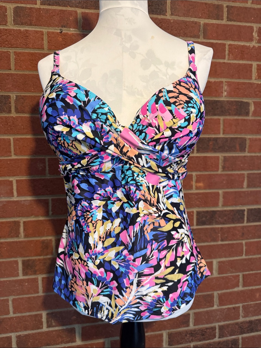 Island Escape Multicolor Tropical Print Swimwear Tankini Top